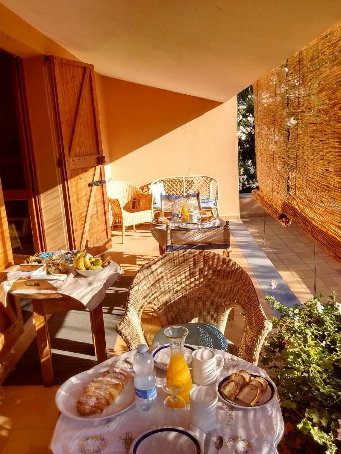 Via Dei Gerani B&B Sìnnai Dış mekan fotoğraf